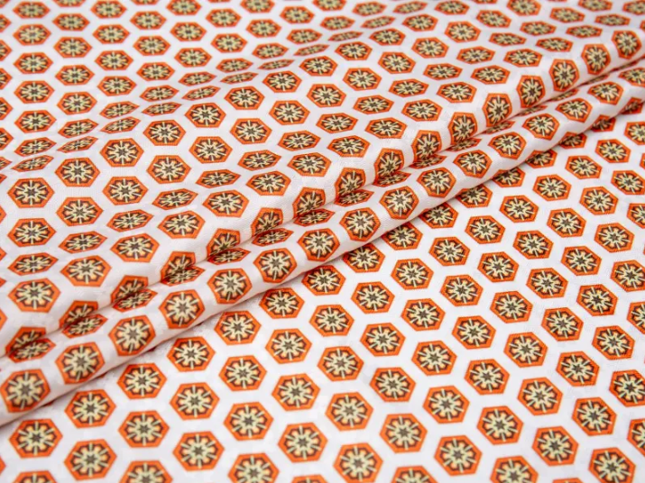 Perché il tessuto stampato in poliestere-viscoso Jacquard è la prima scelta per i rivestimenti di fascia alta?